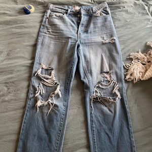 Ripped baggy jeans